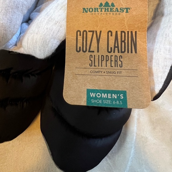 NWT Cozy Cabin Slippers - Picture 3 of 4
